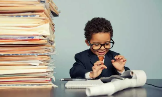 Montessori Kids education clever kids programs and education by Montessori school