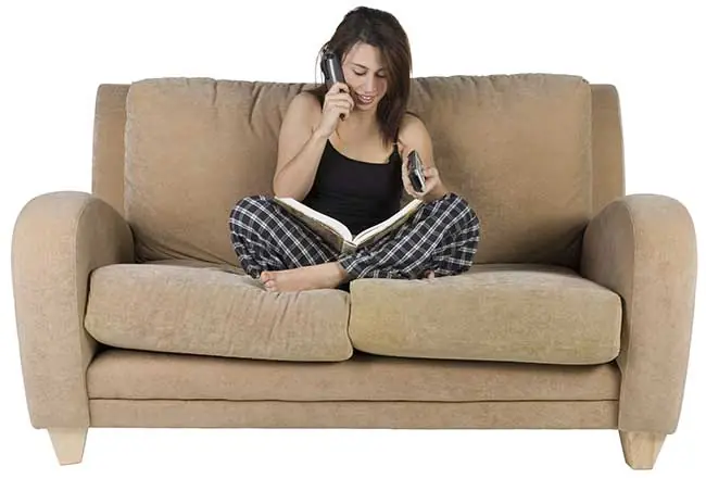 Challenges on the way to an online degree, advantages and disadvantages for student life online