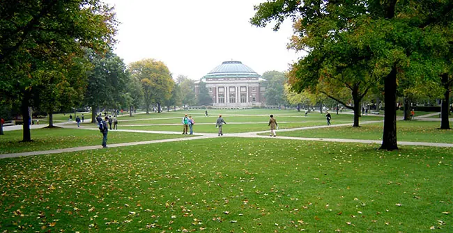 college campus park students